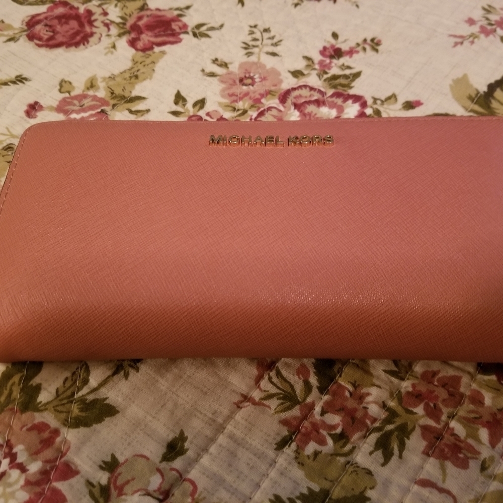 Michael kors wallet